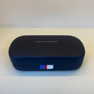 Tommy Hilfiger Gözlük Kılıfı Kabı ve Silme Bezi